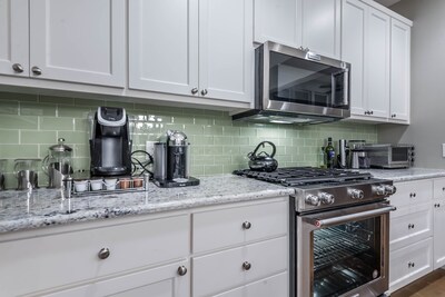 Beautiful Brand New Home-5 Min to Downtown Austin