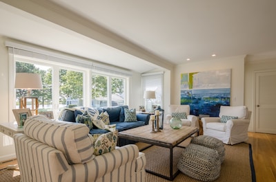 Exclusive Popponesset-Waterfront, Firepit, Hot Tub & Fireplace