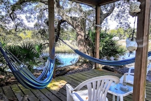 2 hammocks & 2 chairs