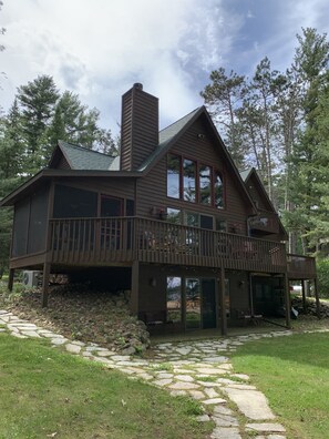 Lakeside at Lefty's Lodge