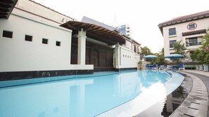 屋外プール
