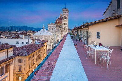 'La Culla di Dante' en el Duomo duerme 6 