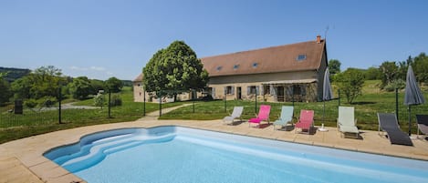 gîte de 350 M² piscine chauffée