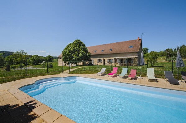 gîte de 350 M² piscine chauffée