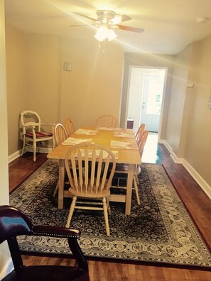 Dining room for at least 6 people