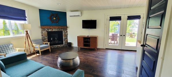 Living Room (1)