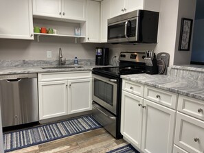 Updated kitchen- marble, SS appliances