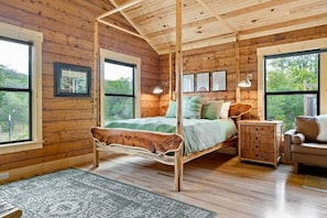 Queen canopy bed
