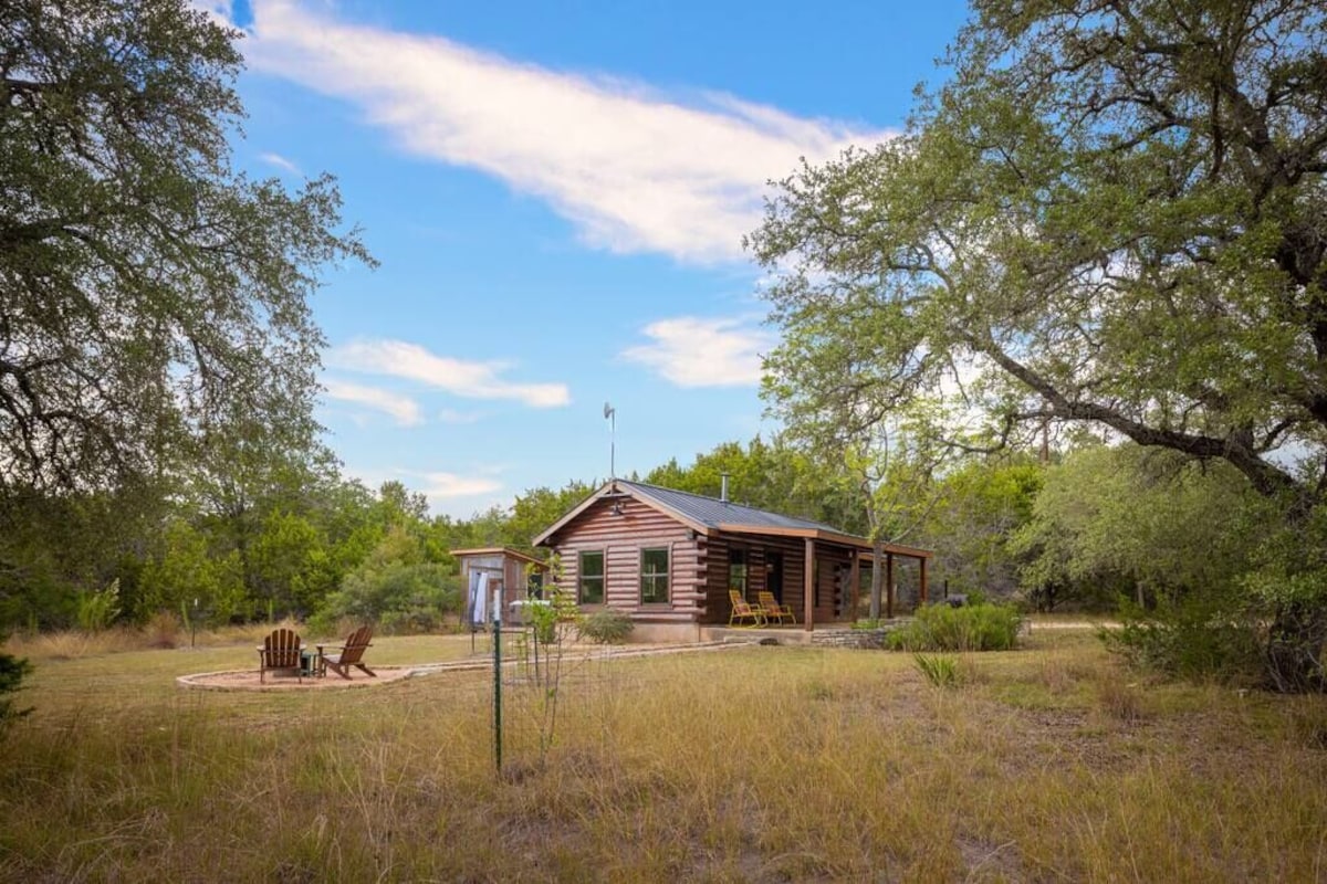 Romantic Log Cabin on Smith Creek with EV Charger