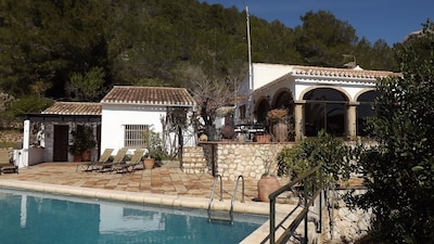 Charming Spanish Finca With Amazing Mountainv Views. (Tourist License pending)