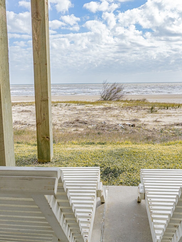 Whether you're playing games in the living room, lounging on the deck, or exploring the beach, Sea Dreams offers the best of coastal living, with relaxation and adventure at your doorstep.