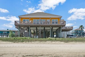 Sea Dreams by Bolivar Vacations offers everything you need for an unforgettable coastal retreat – comfort, style, and unbeatable views, all just steps from the beach.