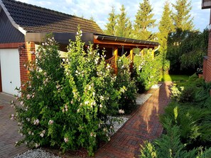 Außenseite Ferienhaus [Sommer]