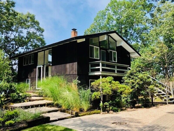 New black exterior painted house 