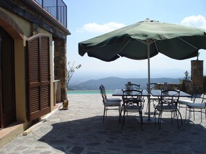 Outdoor left 
