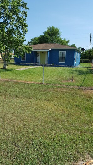 Huckleberry Landing Front Yard