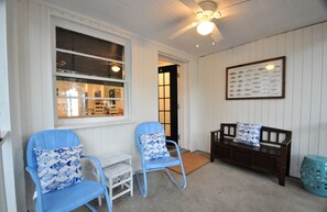 Entry sitting porch