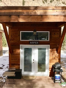 Aspen Cabin: Fully-Furnished, Pet Friendly Cabin