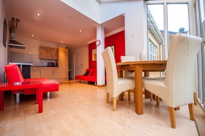 Luxury Bluewater Holiday Home - Opal Red Suite