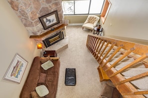 This condo sleeps 4 ppl. At 453 sq ft, it's a perfect space for a small family.