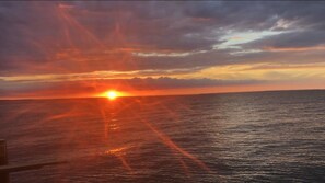 I know, I know, another shameless sunset pic.  I have more 😊