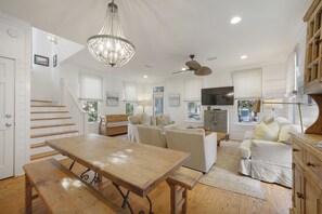 OPEN, COMMUNAL, AIRY FIRST LEVEL FOR GATHERING