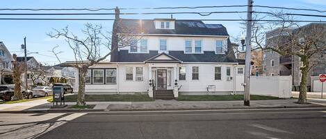 This Spacious Home is the Width of an Entire City Block!