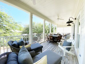 PRIVATE, LARGE, FURNISHED BALCONY OVERLOOKING WEST POOL