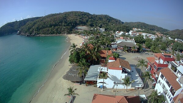 Walk to this beach every morning, a 5 min walk from the apartment!