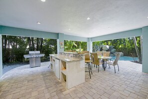 Outdoor Kitchen