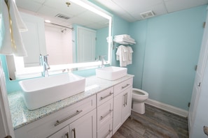 Granite Countertops in Bathroom