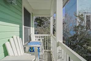 BALCONY W/BAR TOP ADIRONDACK SEATING FOR TWO