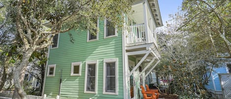 WELCOME TO GREENBACK A PET FRIENDLY GUEST COTTAGE IN SEASIDE, FL