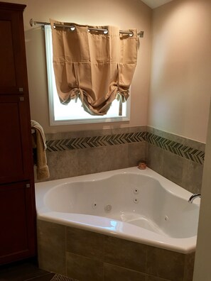 Large jacuzzi tub