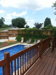 Soft Tub Hot Tub & Pool. Cozy & convenient to downtown, Biltmore & Interstates.