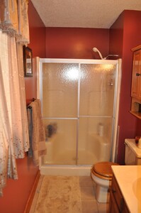 Soft Tub Hot Tub & Pool. Cozy & convenient to downtown, Biltmore & Interstates.