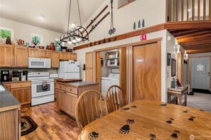 Dining area blends into kitchen