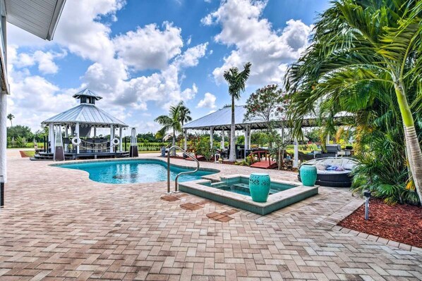 Guitar Shaped Pool!