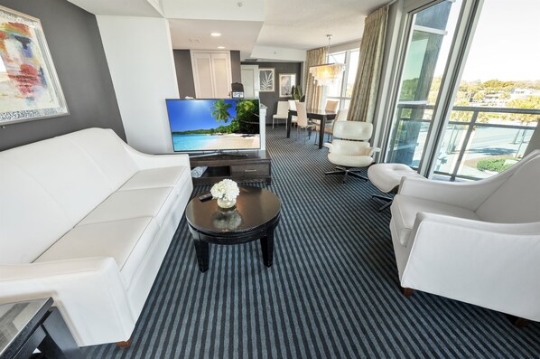 Large Living/Dining Room Area, Beautifully Decorated