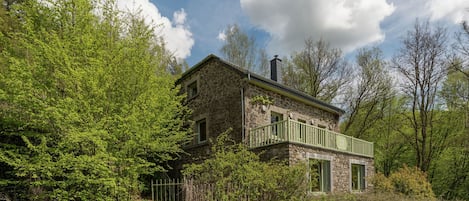 Außenseite Ferienhaus [Sommer]