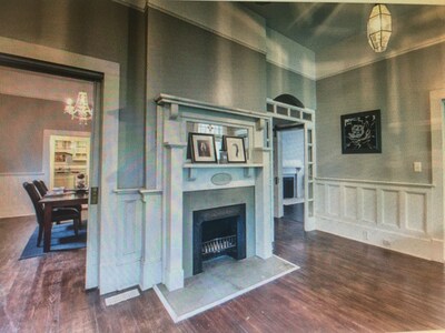 Classic/Modern Downtown Home In Valdosta