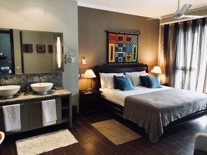 Masterbedroom facing Main Marina