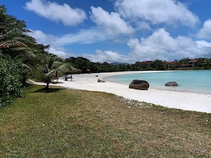 Anse Bernik just 600 mts from Apartment