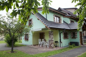 Le gîte avec sa terrasse