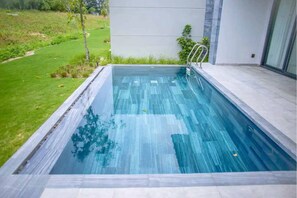 Private pool