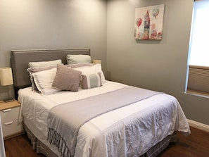 Downstairs Queen size bed room