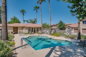 Community pool/hot tub (just next door)