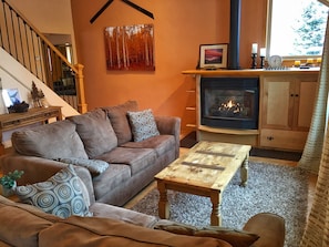 Living Room. Gas Fireplace.