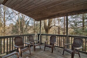 3rd floor covered deck