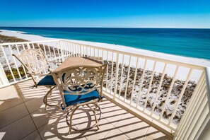 Stunning - unobstructed - beach front views!